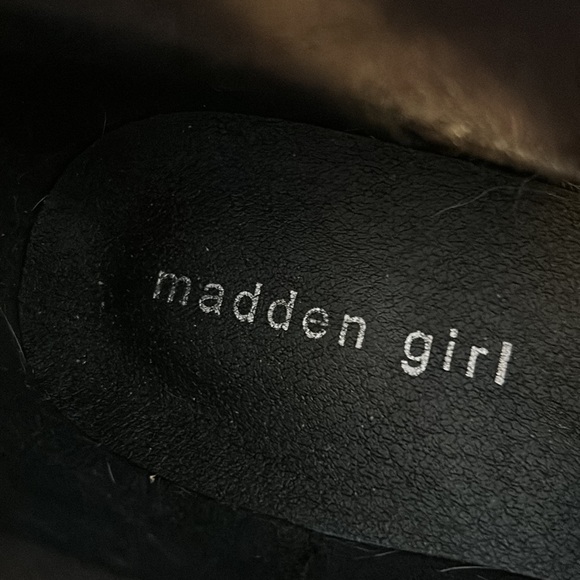 Madden Girl Women’s Black Chunky Boot Size 8 - Picture 2 of 7